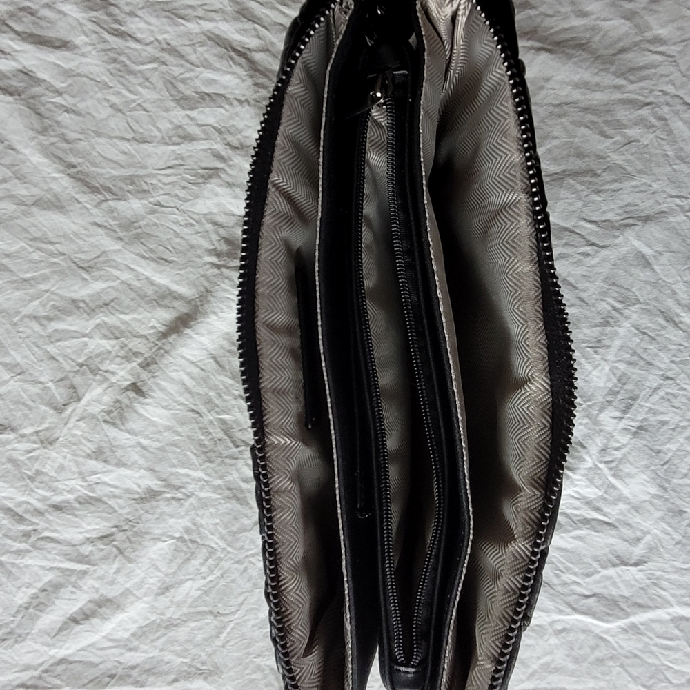 JEN & CO Elegant Black Quilted Shoulder/Hand  Bag - Picture 7 of 15